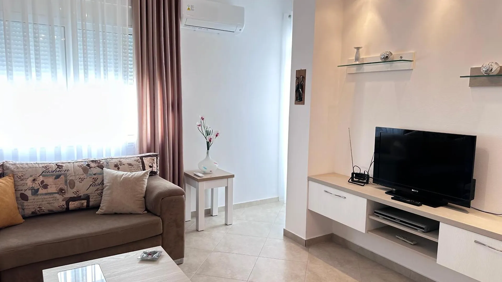 Crystal Sea View Apartment Sarande 0*,  Albania